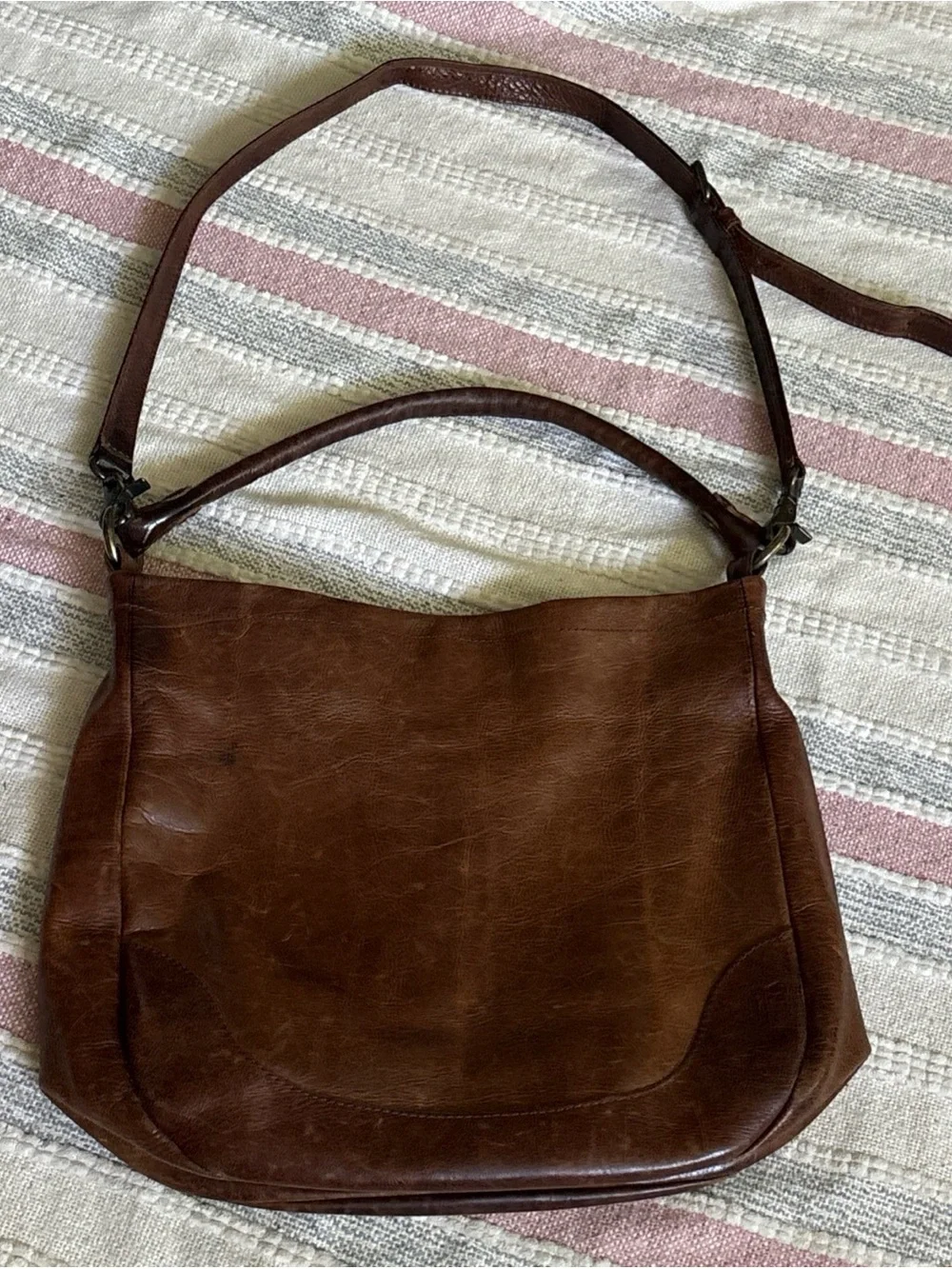 Men's Classic Brown Leather Shoulder Bag